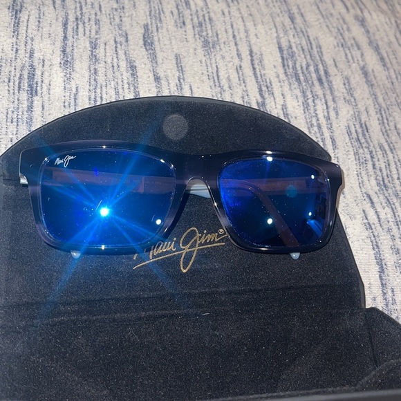 Maui Jim Accessories Maui Jim Waipio Valley Polarized Square Sunglasses Poshmark
